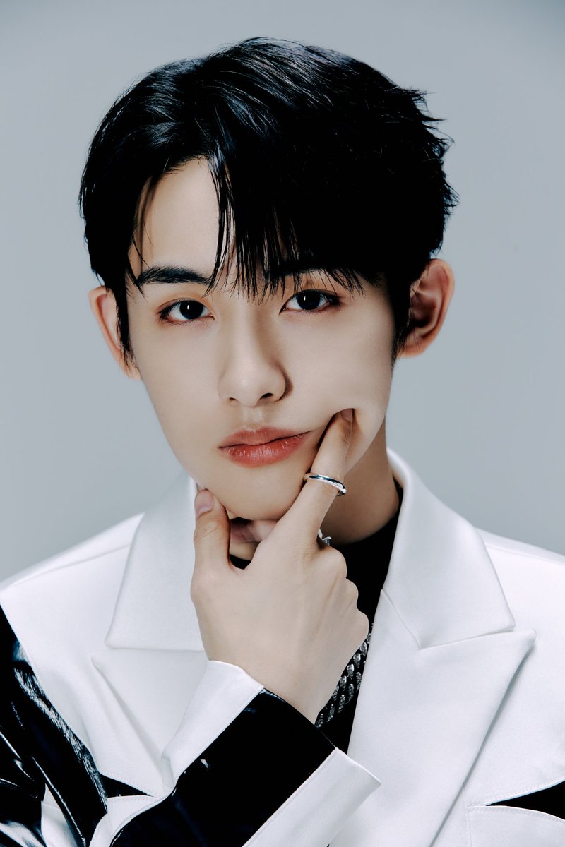 soonyunqi's tweet photo. bro.. is it soft..? https://t.co/KrNkMUDEjI