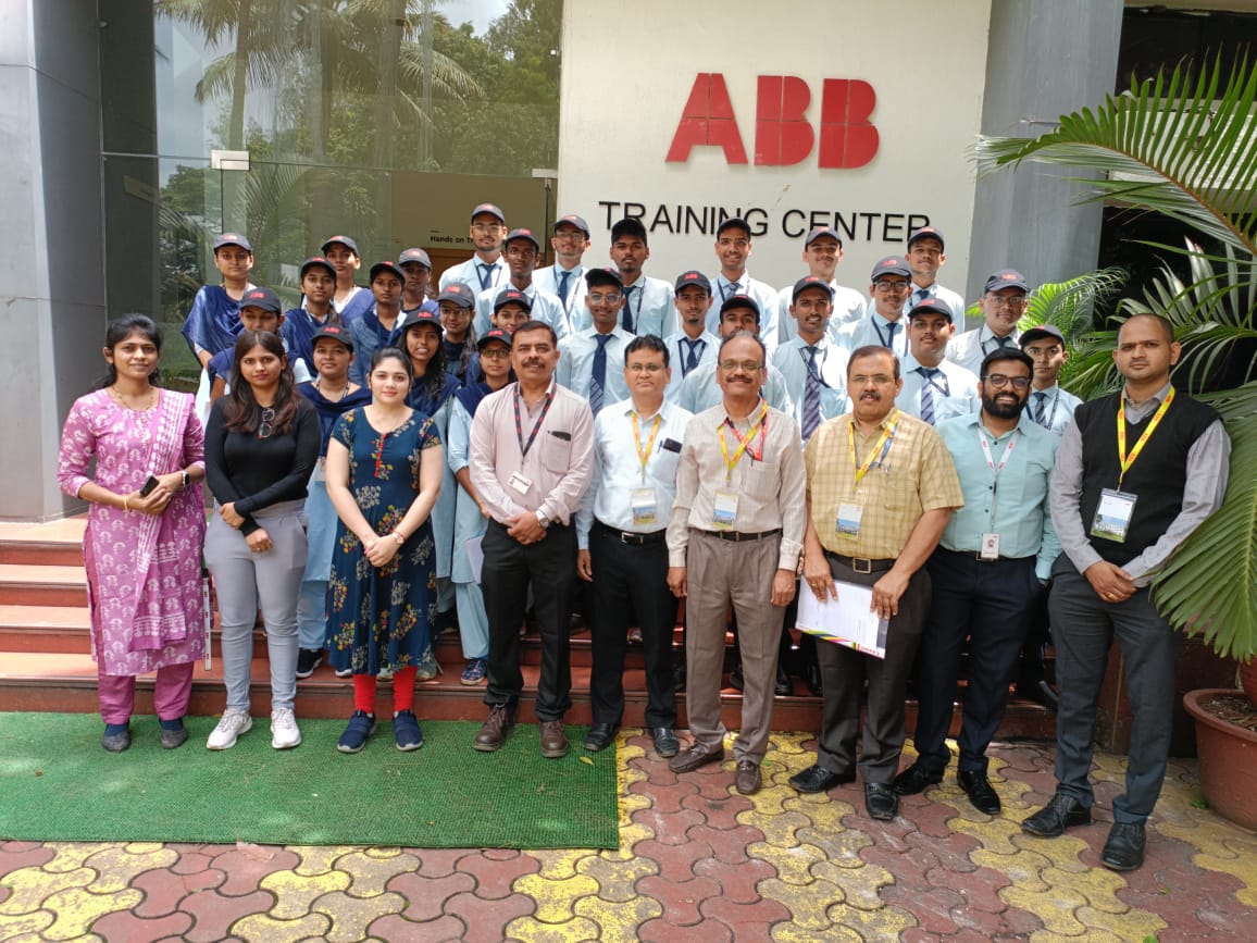 ABBIndia's tweet image. We were delighted to host talented young minds at ABB's Nashik campus. This is just the beginning of their technology journey, and we hope this motivates them to keep innovating.
#ABB #BeyondtheClassroom #InspiringYoungMinds