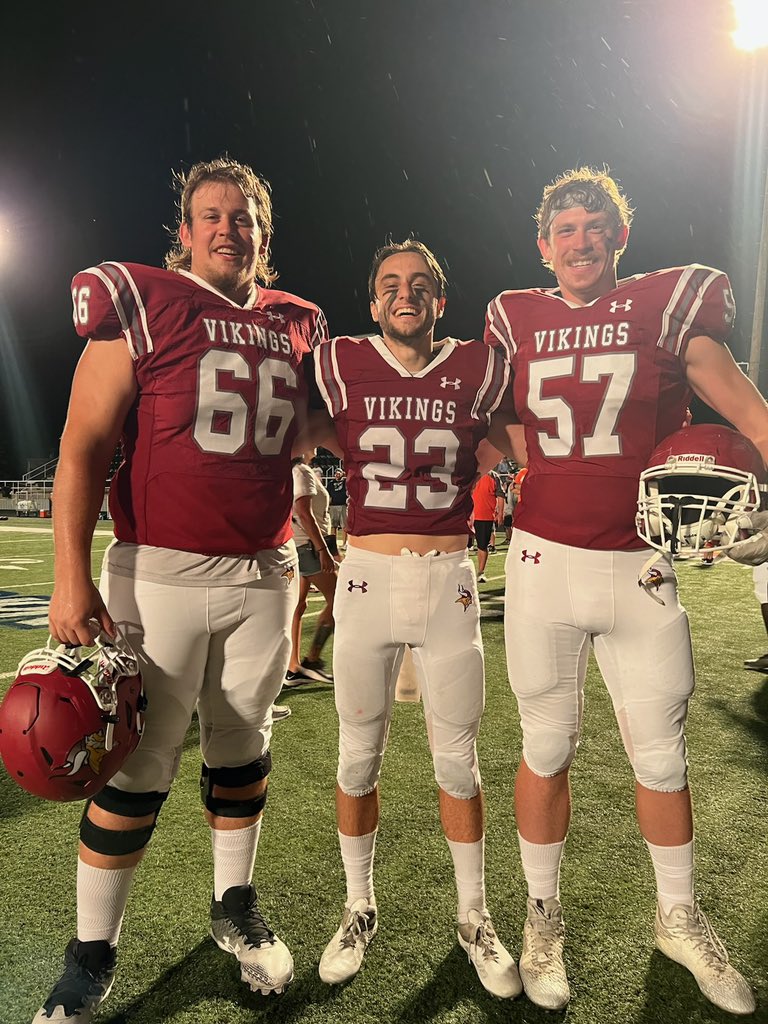 CLAW DAWGZ FOR LIFE!!!! 1st win in the country!!! LETS GO VCSU!!! <a href="/Aruss2020/">Anthony Russell</a> <a href="/lorenzo_luchi/">Lorenzo Jeorge Luchi</a> <a href="/ZekeLuchi/">Zeke Luchi</a>