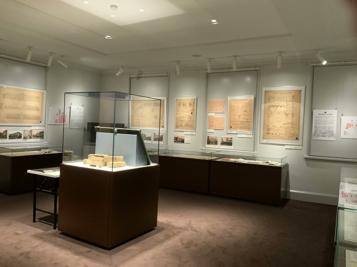museum_commons's tweet photo. 中の人（🐱）は慶應義塾史展示館「曾禰中條建築事務所と慶應義塾Ⅰ明治・大正編」を見学しました🏫🐈元彰義隊士として維新を経験した事務所所長の一人・曾禰達蔵が、明治を迎え民間の建築家として社会を作るのは、一つの「闘い」だった…曾禰が慶應義塾の建築に携わったのには大きな意味を感じました。 https://t.co/uOFqXb3vZZ