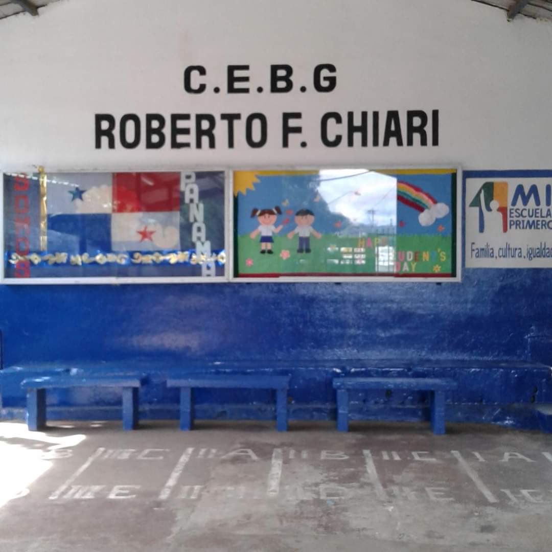 Madre de familia agredio físicamente a una docente de kinder, se desconocen mayores detalles.Los@docentes suspenden clase y convocan para este viernes Concejo de Profesores.