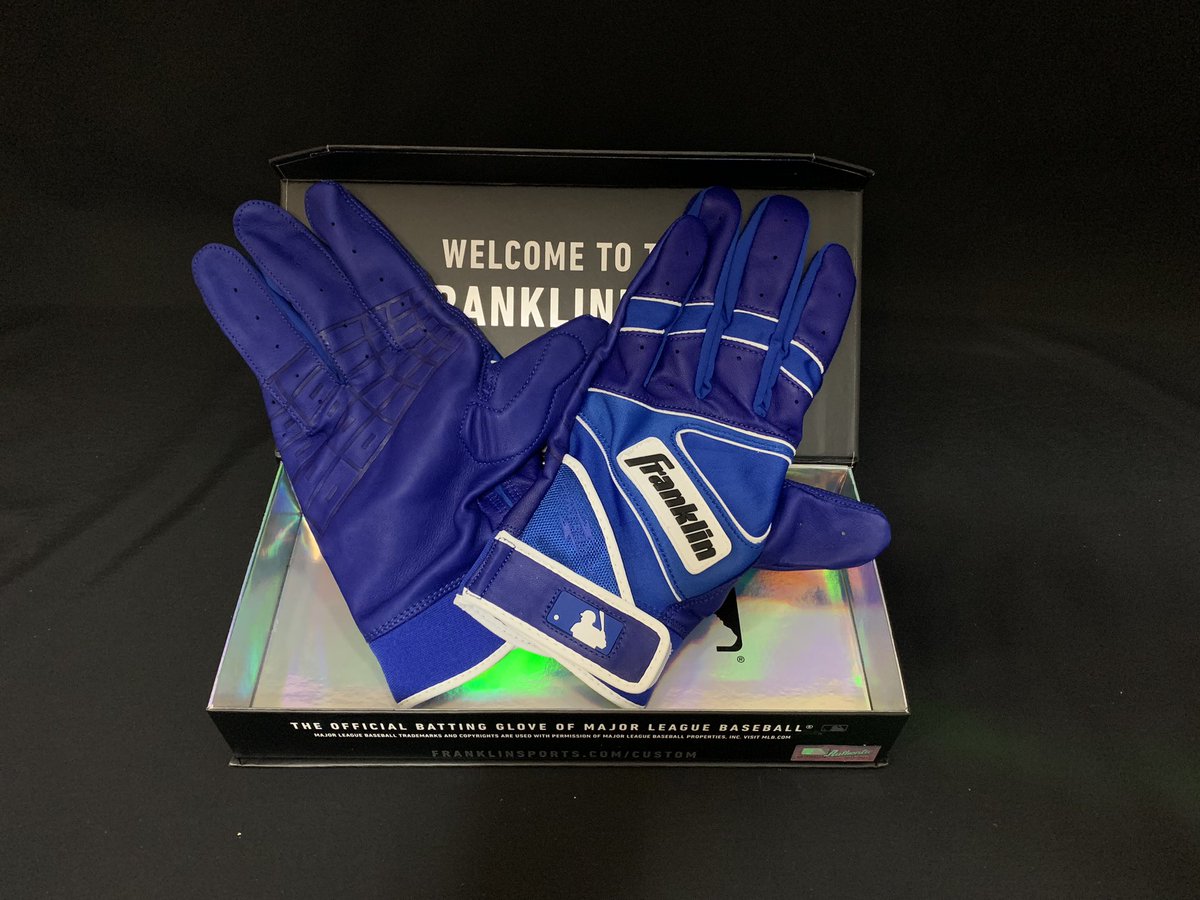 info42648043's tweet photo. Franklin POWER STRAP
CUSTOM BATTING GLOVE
ドラゴンズ#66 MODEL
ご本人同様
親指にパッドが付いております
サイズはS•M•Lございます
早い者勝ちです💦
#すみれスポーツ #franklin #パワーストラップ #powerstrap #custom #custombattinggloves #franklinfamily #10000 https://t.co/WHmCfwOZvp