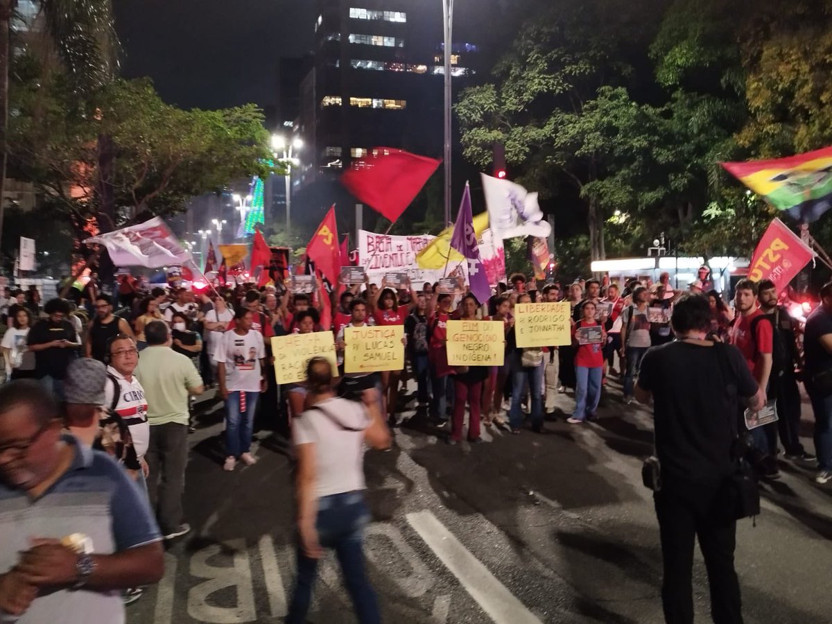 iamrafah_'s tweet photo. @mnesaopaulo em seu território denunciando o pecado do racismo e protestando contra o genocídio negro no Brasil! Nossa vitória não será por acidente; luta e resistência são a chave! 

Parabéns a todas as organizações nesse marco na luta do povo negro. Seguimos juntos! ✊🏾 https://t.co/LTbXBMLDgw