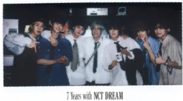 HAPPY BIRTHDAY TO MY BEST FRIENDS I COULDNT HAVE GOTTEN THROUGH MIDDLE AND SECONDARY SCHOOL WITHOUT U GUYS I LOVE U FROM THE MOON AND BACK 😭🙏💙💙💙💙💙💙💙💙💙💙💙💙💙