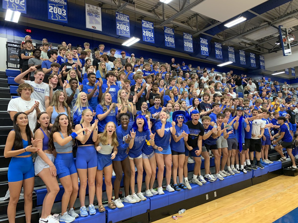 ryanhogue24's tweet photo. Great Turnout Tonight for the Home Volleyball Opener for the Lady Bearcats. Thank You Bearcat Nation!  One of the biggest Rowdie sections in several years for Volleyball!  LOVE IT! @KHSRowdies @KearneyBearcats https://t.co/euv82Mx4tS