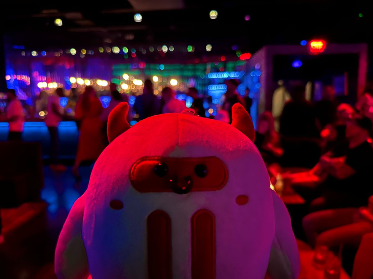 iBeatWallStreet's tweet image. Wow! One of the best #TRON Builder Tour stops so far! 🔥

Over 100 blockchain and crypto enthusiasts here in Miami tonight enjoying great food, drinks, and live music while learning about @trondao and our #HackaTRON S5!