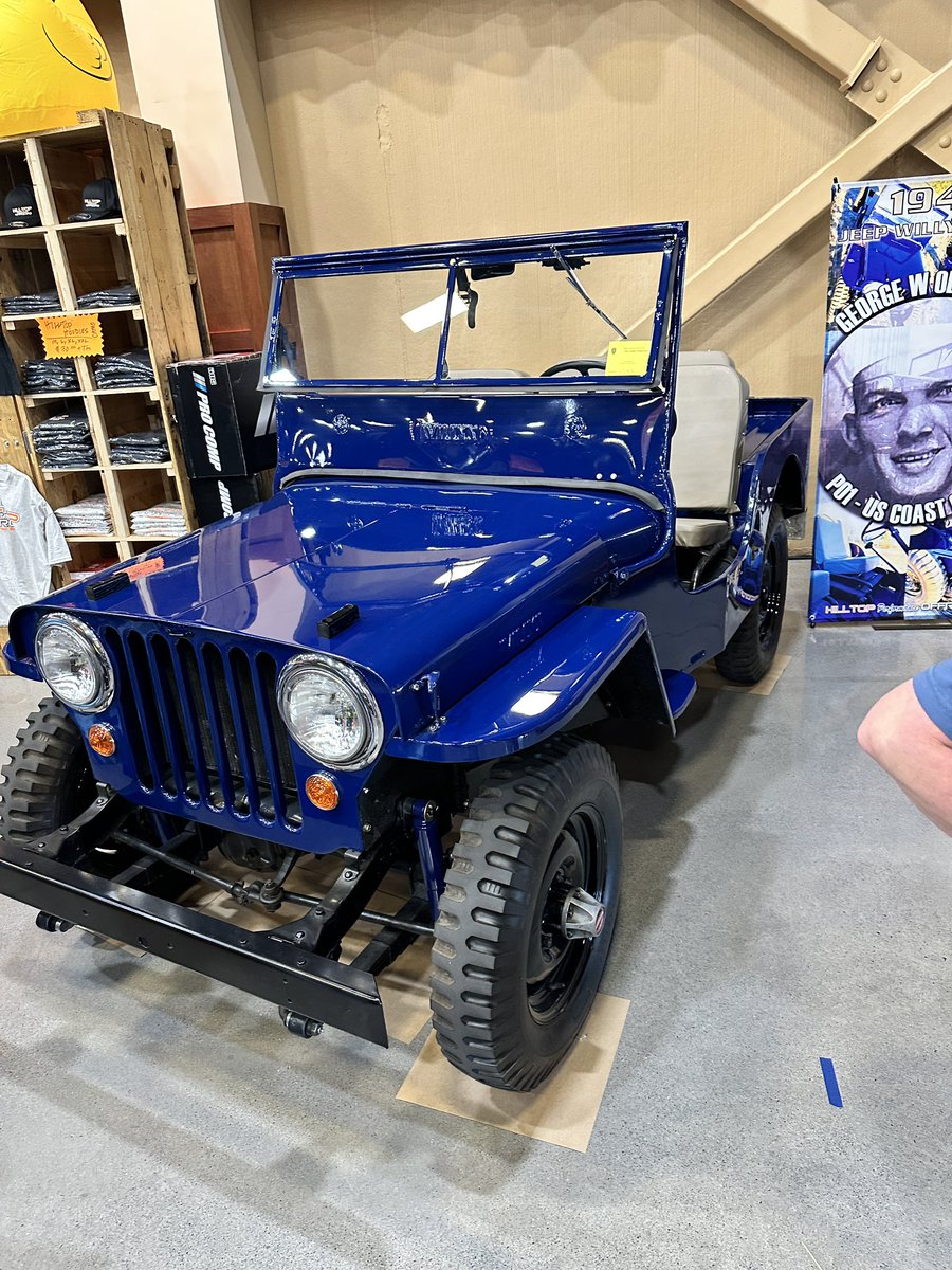 leftrobin's tweet image. Old school at the Jeep Invasion