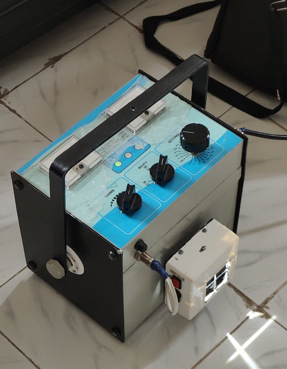 Portable xray at home! Wow!! Mom is relieved, no more hospital visits till recovery! 

#Pune