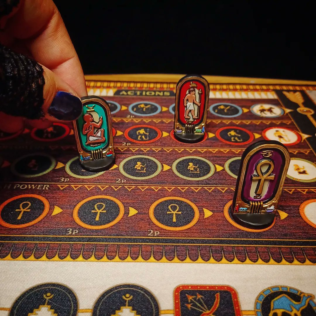 Elle_FireSpray's tweet photo. Sometimes all you wanna do is just bling up your gaming pieces 😊✨ Action tokens from Ankh Gods of Egypt by @CMONGames🤘🏾
#miniaturepainting #cmongames #ankhgodsofegypt #ankh #egypt #ancientegypt #egyptology #ericlang #adriansmith #ellepaints #nopaintnogain #greenstuffworld https://t.co/gIf7h6UTQo