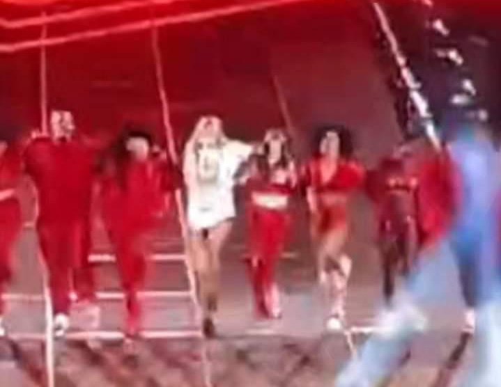 formó la bandera peruana, confirmado viene a perú 🤓👆