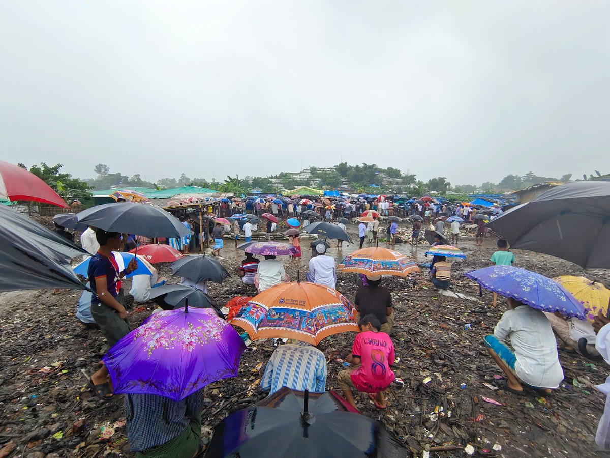 SahatZia_Hero's tweet photo. Rohingya Refugees are commemorating the 6th Anniversary of Rohingya #Genocide in the Refugee Camp in #Bangladesh.
Never Again. The Pains are still alive.
#Rohingya
#Refugees #RohingyaGenocide #GenocideRemembranceDay
#6thAnniversary https://t.co/nMtMTY6zJj