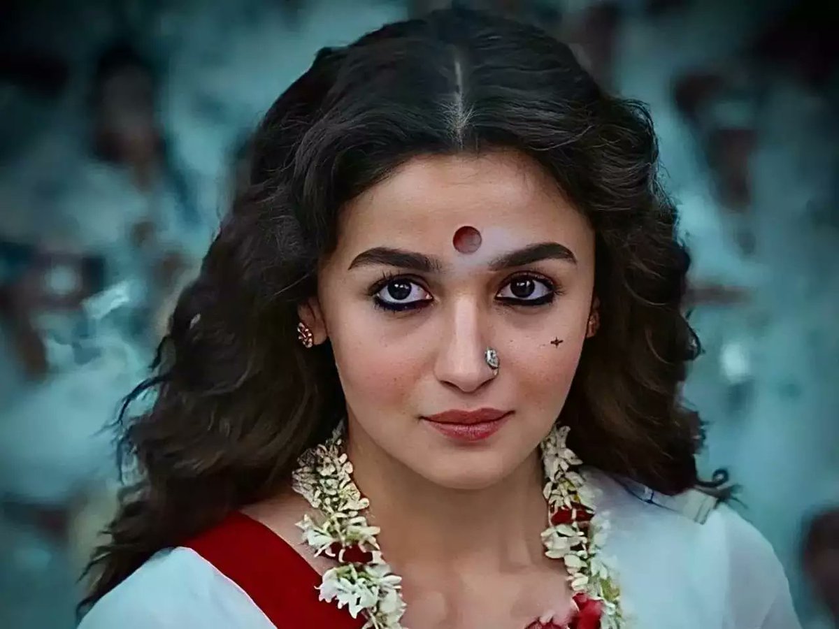 Congrats Fav Actress for becoming The Best Actress on #69thNationalFilmAward #AliaBhatt #NationalFilmAwards2023 #TheLastReview