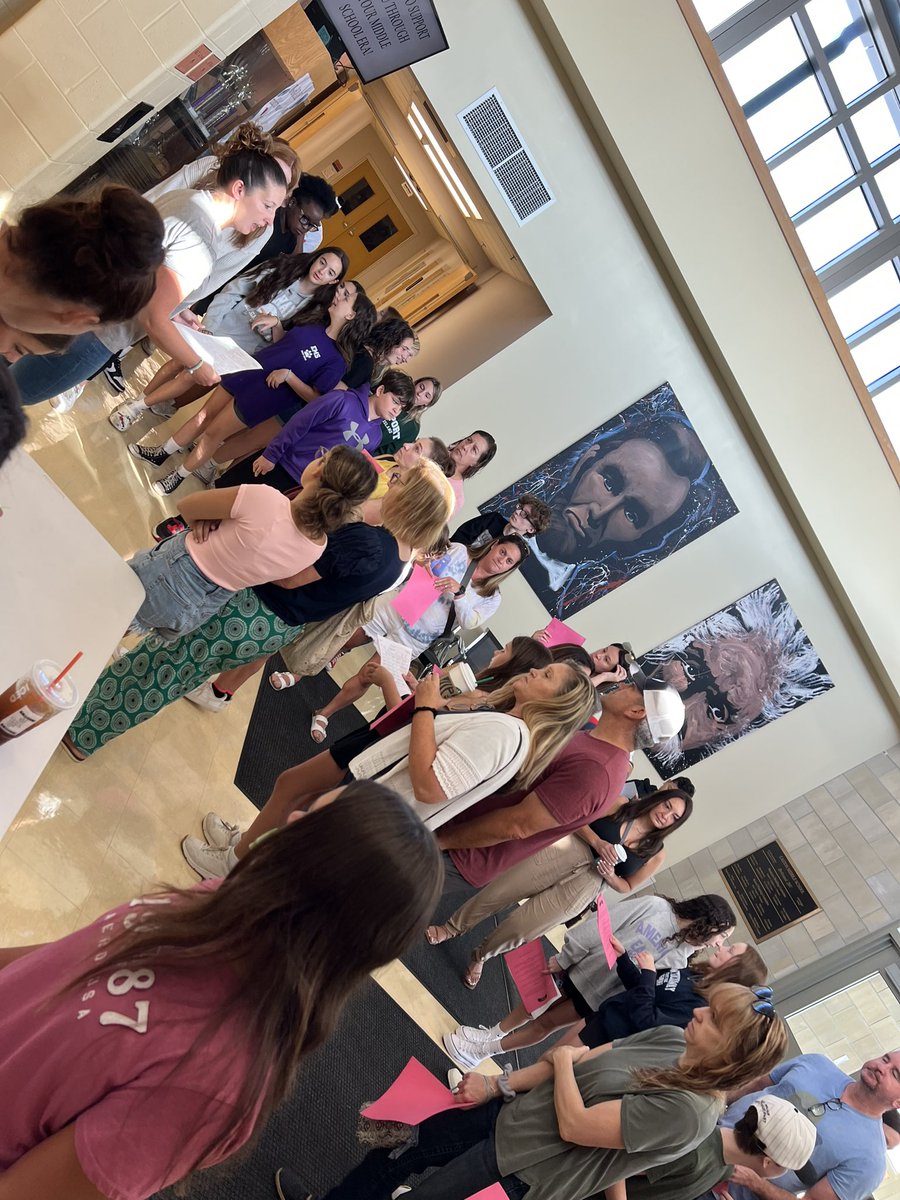 It was an amazing turn out today for our 6th grade and new student tours! We loved meeting you all! Special thanks to our PALs for leading our new students on tours of EMS!