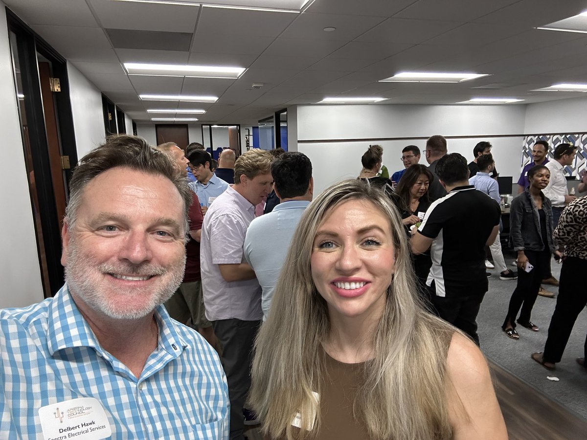 DelbertHawk's tweet photo. Tonight, I had a great time connecting with business and construction leaders at the @10to1pr hosted event in Scottsdale, partnering with @poweringaz Sabrina McNich  #construction #semiconductor #intel https://t.co/q86YuAQDmN