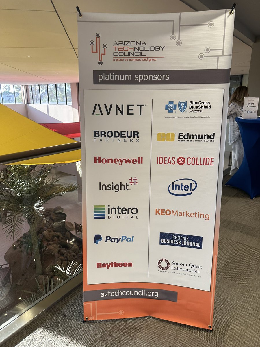 DelbertHawk's tweet photo. Tonight, I had a great time connecting with business and construction leaders at the @10to1pr hosted event in Scottsdale, partnering with @poweringaz Sabrina McNich  #construction #semiconductor #intel https://t.co/q86YuAQDmN
