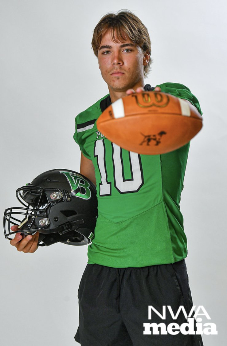 Van Buren offense showed out 💪

QB <a href="/BrycePerkins/">Bryce Perkins</a> 405 total yards + 6 TD
WR Trenton Cooley 174 yards + TD
WR/DB Peyton Pschier 92 yards + 2 TD + INT
RB <a href="/CameronKeller32/">Cameron Keller</a> 89 total yards + 2 TD
#PrepRally #ARpreps