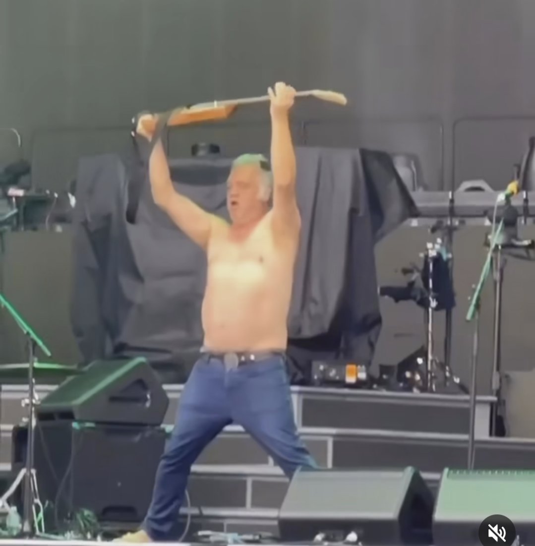 Epsteinfunland's tweet image. I'M YOUR GOD NOW #newmessiah #bowdown #heisrisen #HolySpirit #holyshit #jesus #hesback