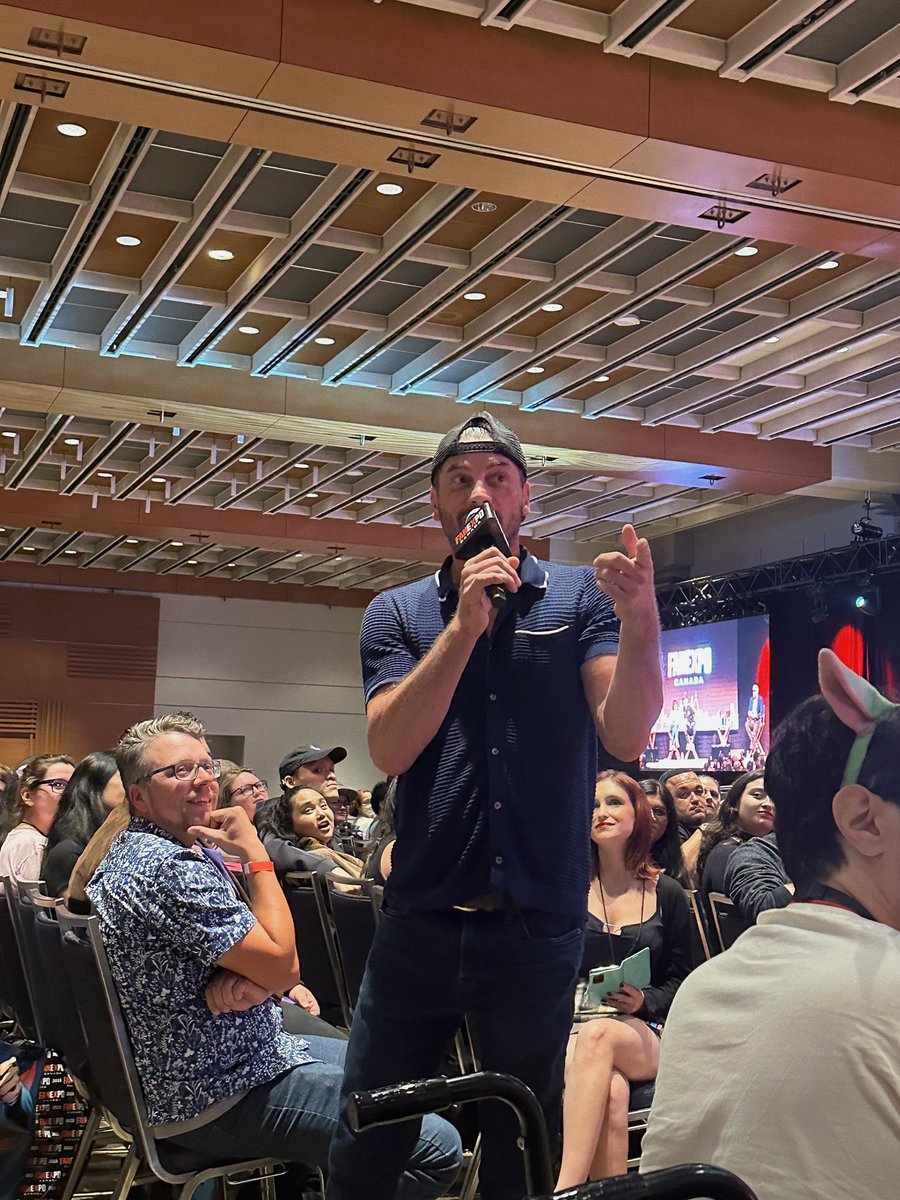steggypeggy's tweet photo. skeet ulrich right in front of me <3 https://t.co/iuYUo2oxFn
