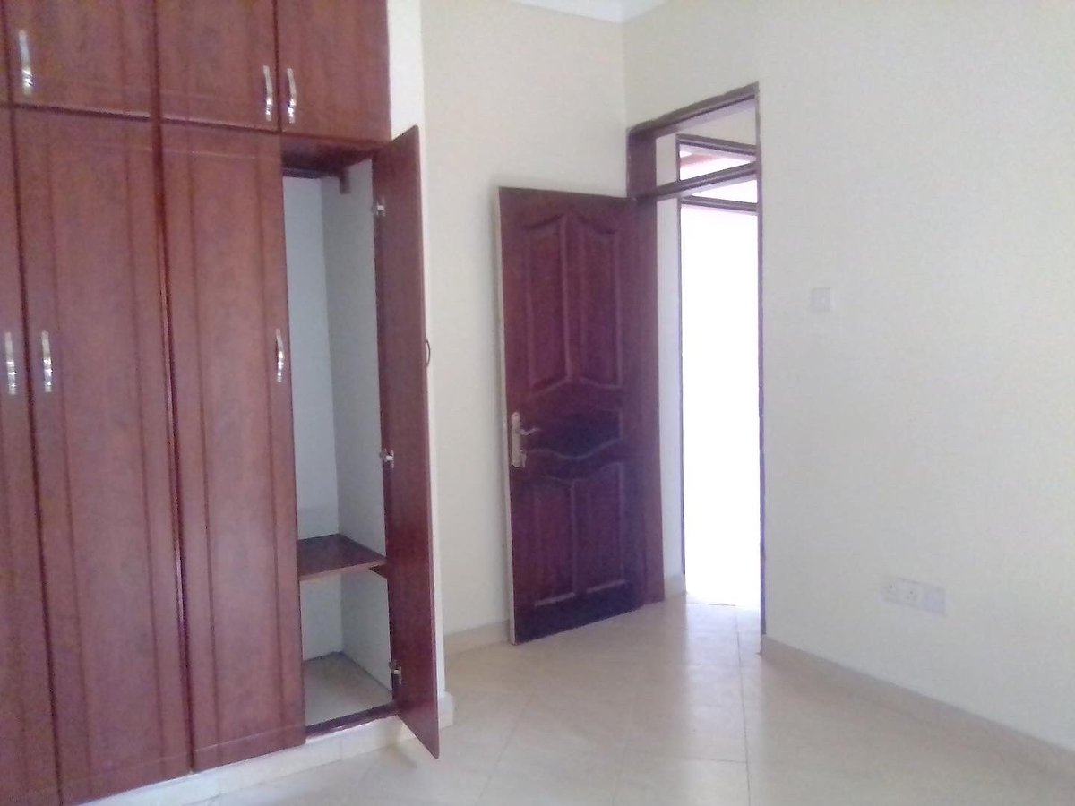 AkramMayumba's tweet photo. In.   Kira- Bulindo 

A single bedroom house for rent 
Rent price: 450.000ugx
+256 756411332

#AkramPropertiesUG https://t.co/WabMDJpwW4