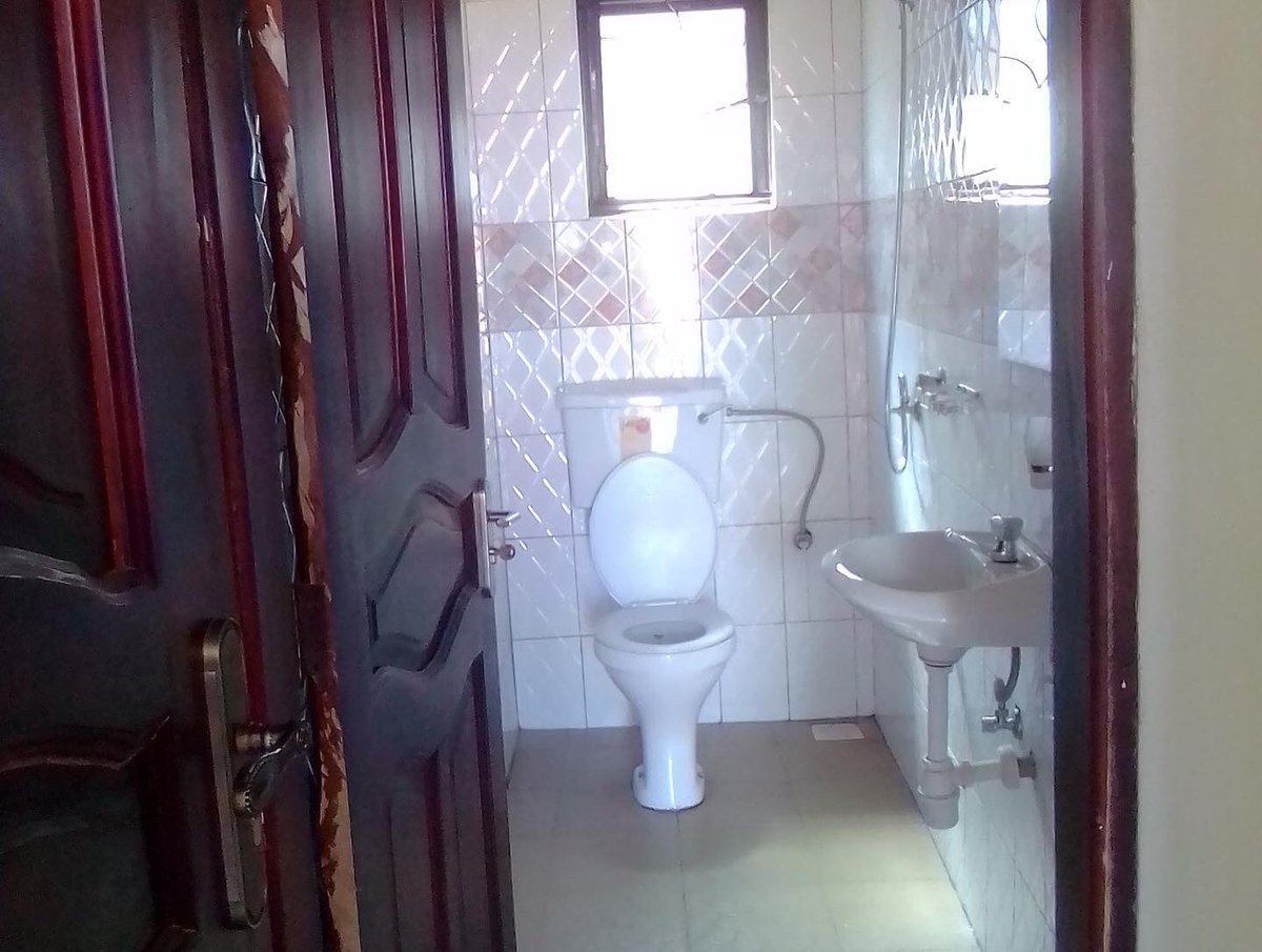 AkramMayumba's tweet photo. In.   Kira- Bulindo 

A single bedroom house for rent 
Rent price: 450.000ugx
+256 756411332

#AkramPropertiesUG https://t.co/WabMDJpwW4