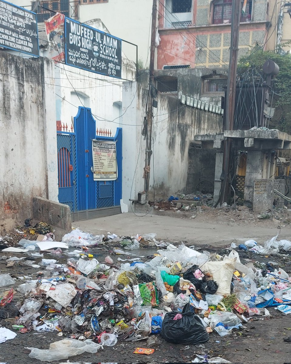 MohdAhm20415855's tweet photo. Students of #Mufeed ul Anaam #School at Ali Jah Kotla humble request @arvindkumar_ias sir & @GadwalvijayaTRS Ma'am for permanently shifting the garbage dumping Point from school premises which is causing much difficulties to the Students, @CommissionrGHMC @GHMCOnline @MMFarooqui2 https://t.co/2PfMOIyI2a