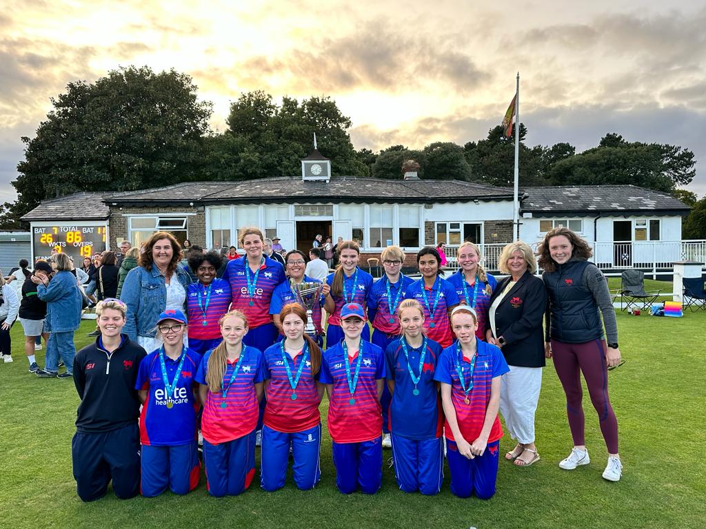 Many congratulations to our U15 and U17 girls, who won both their finals this week.  Many thanks to the Youth Committee, Parents and Coaches involved