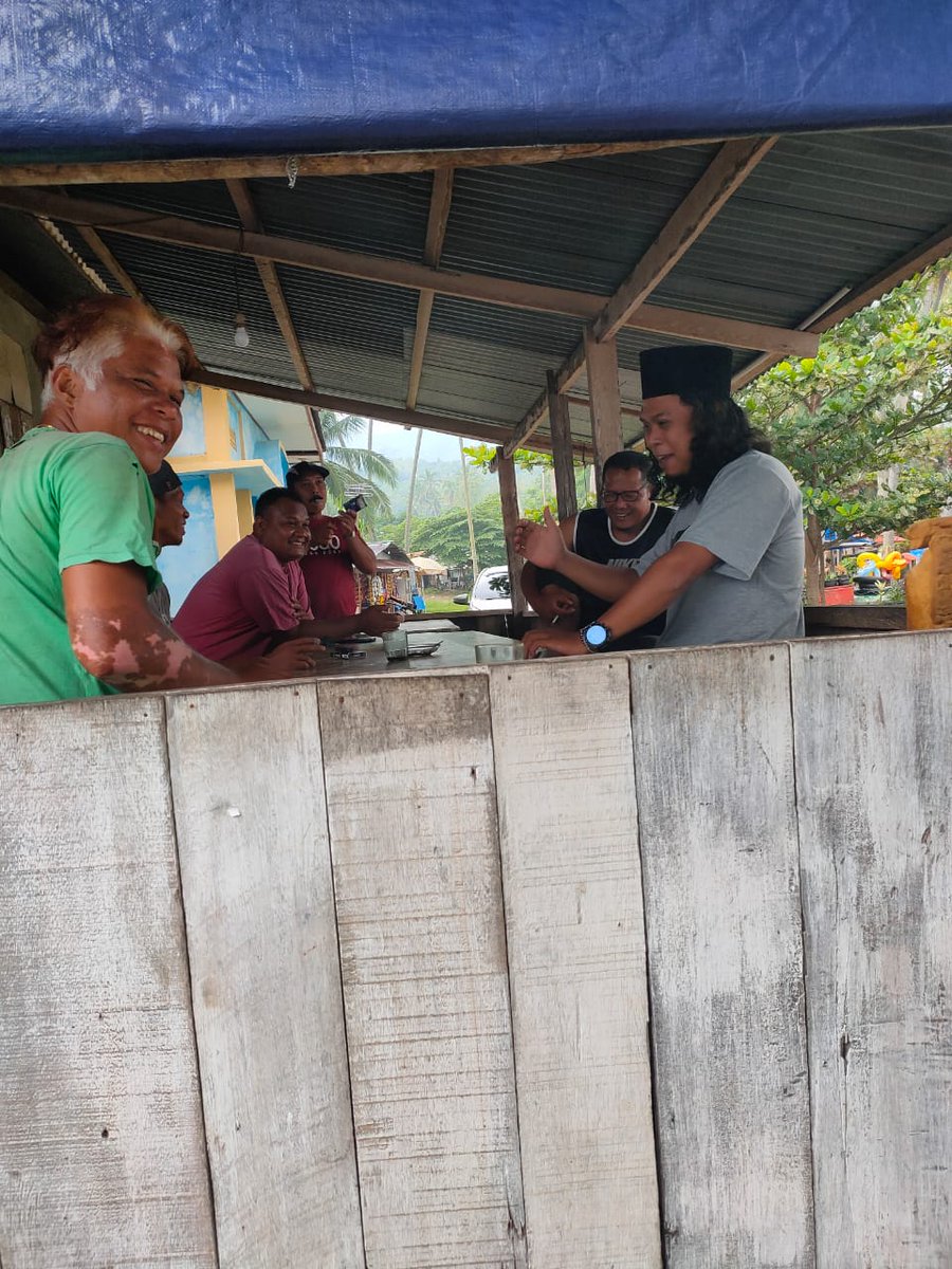 AndaAbek's tweet photo. Giat Personil Satresnarkoba Polres Solok Jum'at curhat memberikan himbauan kamtibmas dan mendengarkan curhat masyarakat https://t.co/GOa2ZiGnm7