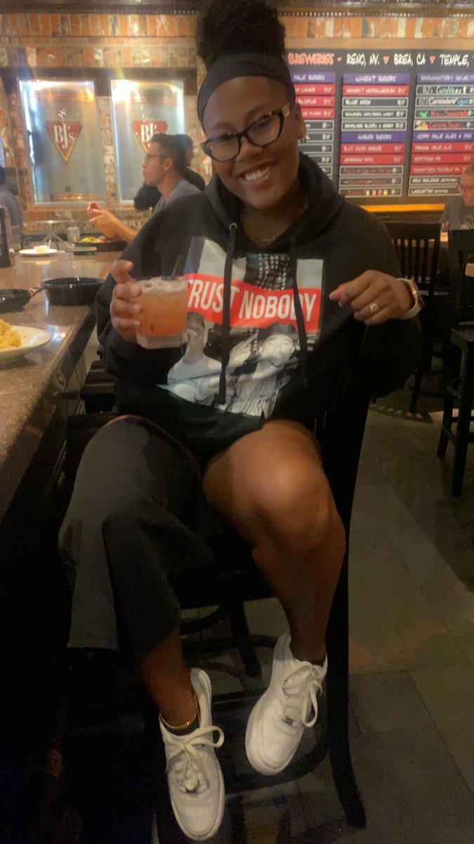 LegallyBlondiie's tweet image. So much has changed but the hospitality remains! Thank you @bjsrestaurants for always having expectational customer service. Cheers to new beginnings and actually seeing a return on all investments in all aspects 🍾🎉🫶🏽
#RegularCustomer #Investments #GoodVibes #PositiveEnergy ✨
