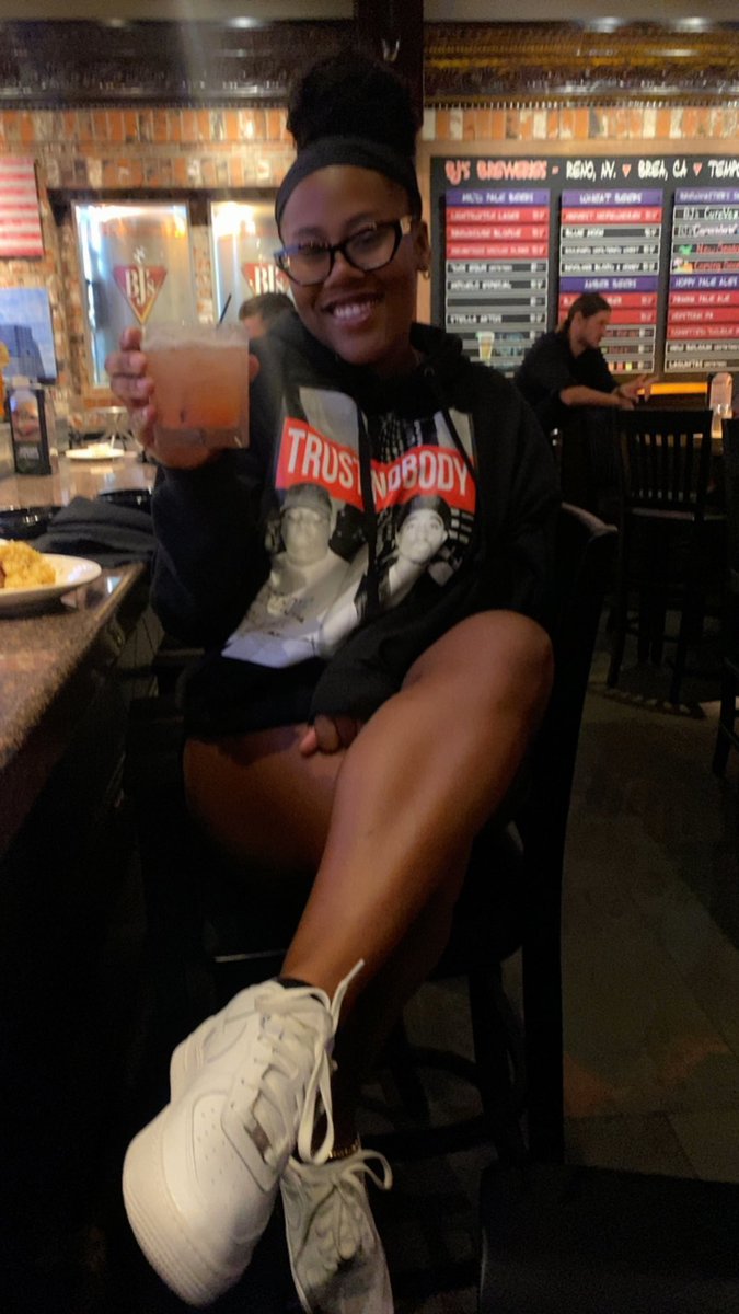 LegallyBlondiie's tweet image. So much has changed but the hospitality remains! Thank you @bjsrestaurants for always having expectational customer service. Cheers to new beginnings and actually seeing a return on all investments in all aspects 🍾🎉🫶🏽
#RegularCustomer #Investments #GoodVibes #PositiveEnergy ✨