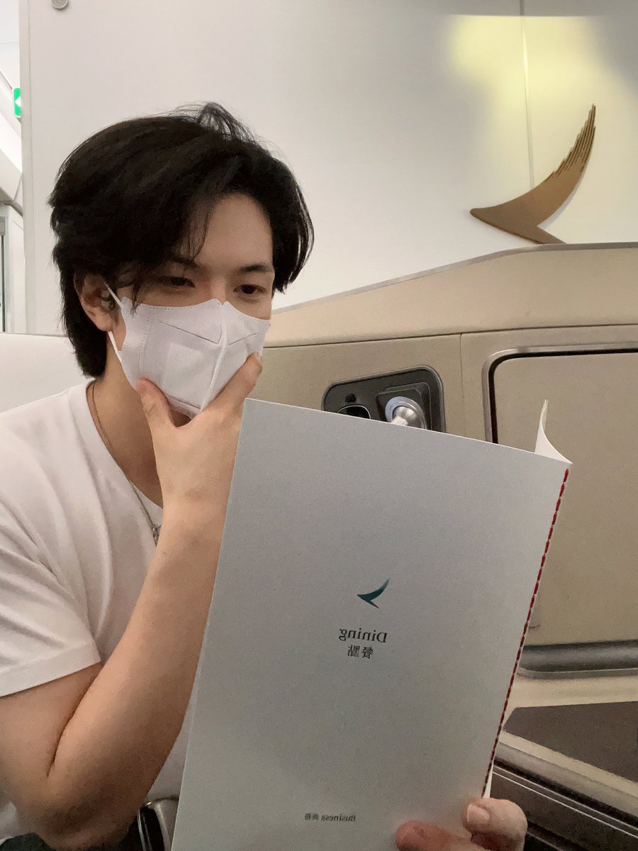 HOOD_10HR3152's tweet photo. 아귀엽다진짜,,,, 바보커플 https://t.co/IowdOC22lt