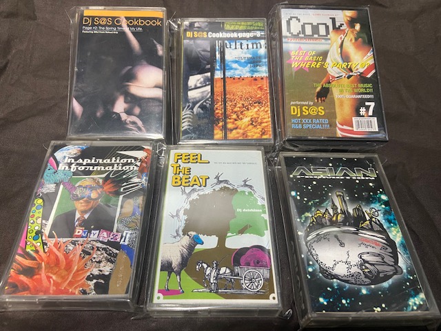 diskunion_SCMS's tweet photo. ■8/25(金)MIX / JAPANESE HIP HOP / HIP HOP USED CASSETTE TAPE入荷情報!!

DJ GOSSY｢地熱｣シリーズやDJ SASのMIX TAPE、一期一会なJAPANESE HIP HOPもの、US HIP HOPまでUSED CASSETTE 45本入荷しました。
是非ご覧ください。

https://t.co/0dTbiUZTsl https://t.co/7ZFgfEuhoE