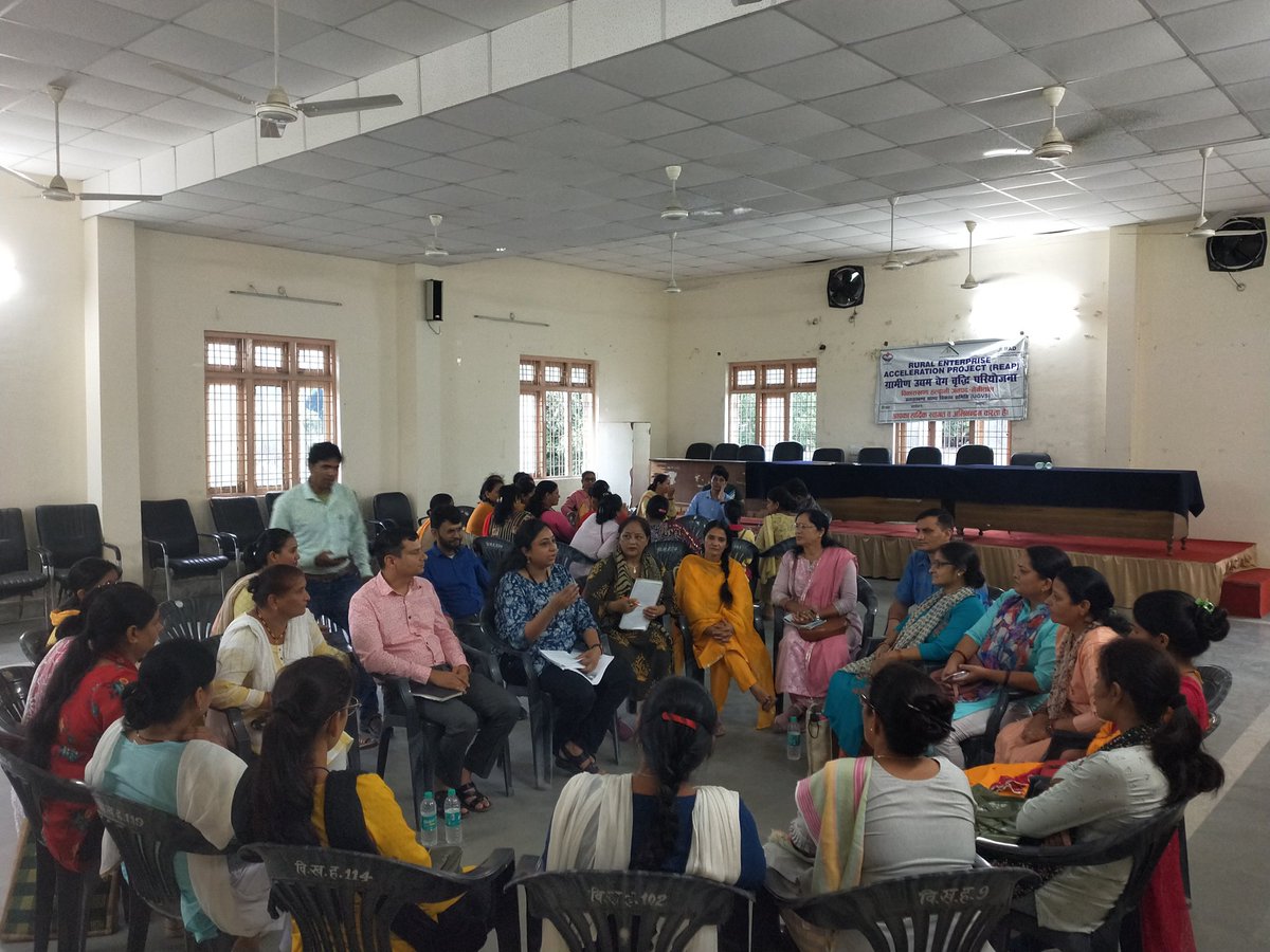 REAPNainital's tweet photo. An interactive meeting of Himalaya and Alaknanda CLF of Haldwani block was organised with Sambodhi and PMU team at block office Haldwani as a part of Baseline survey of the project। 
@ganeshjoshibjp @nitikakh22 @CdoNainital @REAPNainital @REAPUttarakhand https://t.co/DsHpZPQsIi