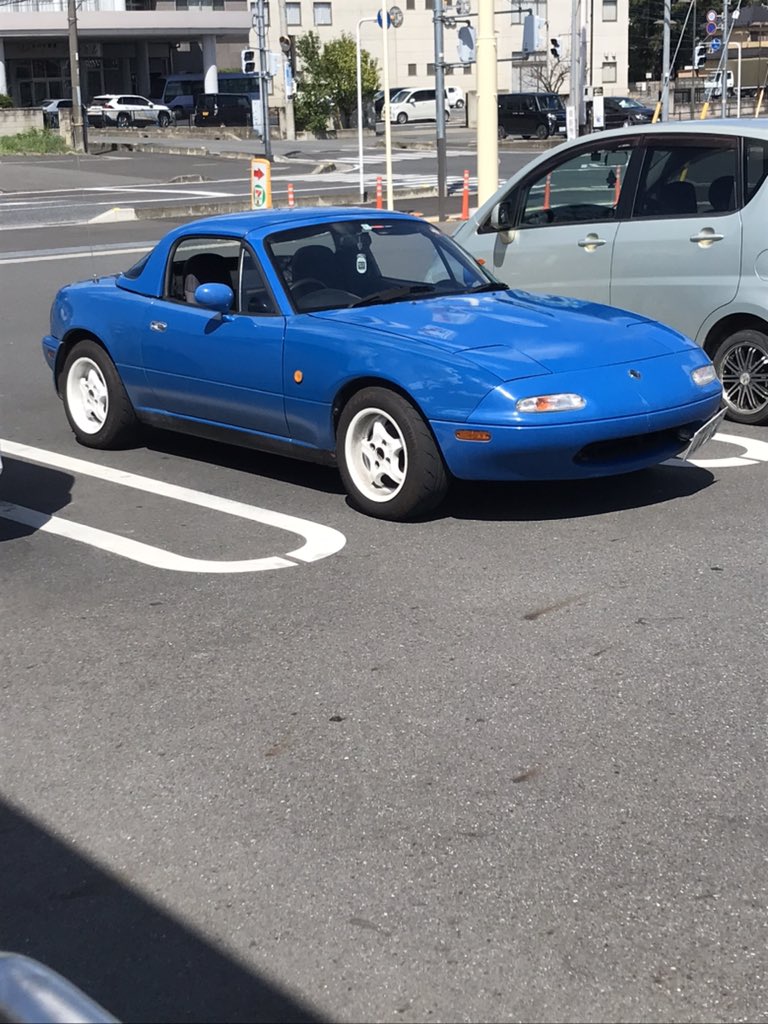 かっこいいだろ

エアコン壊れてるんだぜ