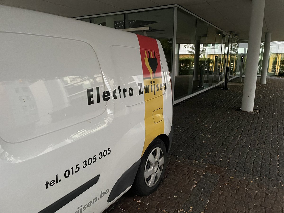 Vincent_VaBue's tweet photo. Ochtendstond heeft goud in de mond, een spreuk die ze bij #ElektroZwijsen, sinds recent deel van portfolio company #Fronnt, duidelijk hoog in het vaandel dragen. π
β‘οΈπππͺ
#sustainablecities #elektrificatie
@dejonckheere_k @ErikMampaey @massartsteph https://t.co/Q3yXirgdGe