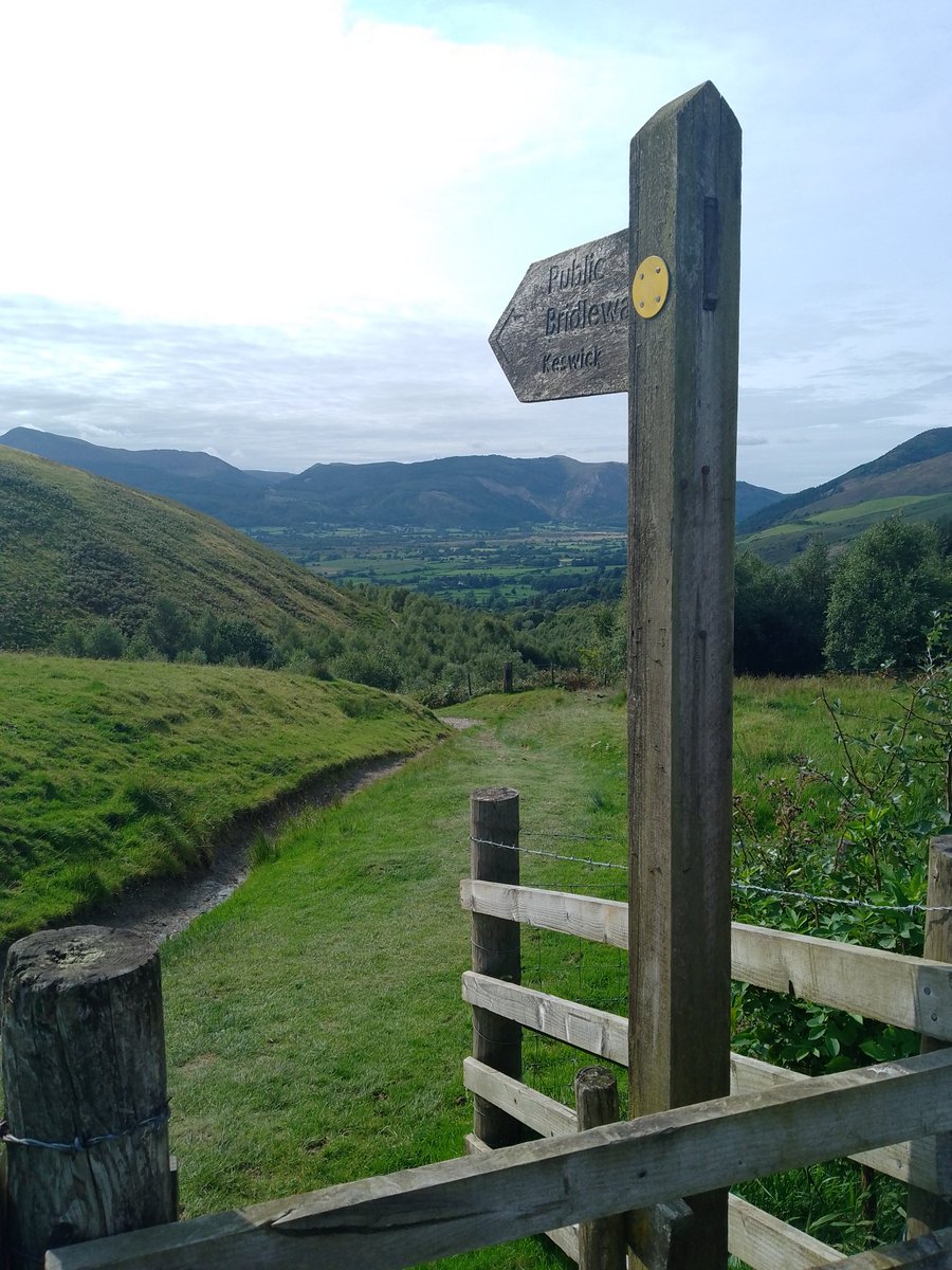 This is the way. #Fingerpostfriday from the Skiddaw car park.
@FingerpostFri