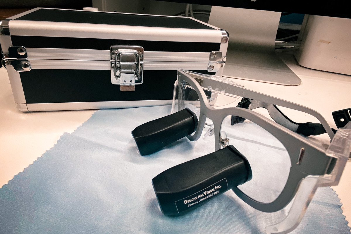 s_hiranuma's tweet image. 新しい手術用拡大鏡が届きました。準備万端です。
#DesignsForVision #パノラミックレンズ