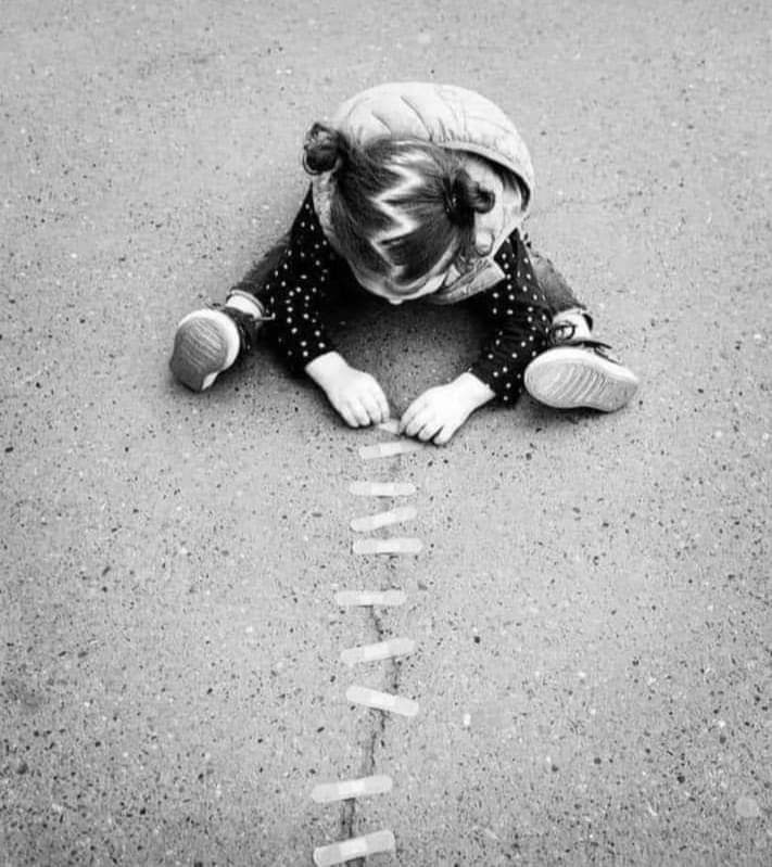 Para acabar con la #ViolenciaDeGenero no bastan jizgados y condenas, que solo pueden paliar las consecuencias cuando la herida ys está hecha
Hay que prevenir y evitar que la herida se haga educando en #igualdad
Es el único modo de acabar con la #CifraDeLaVergüenza 
#PorEllas