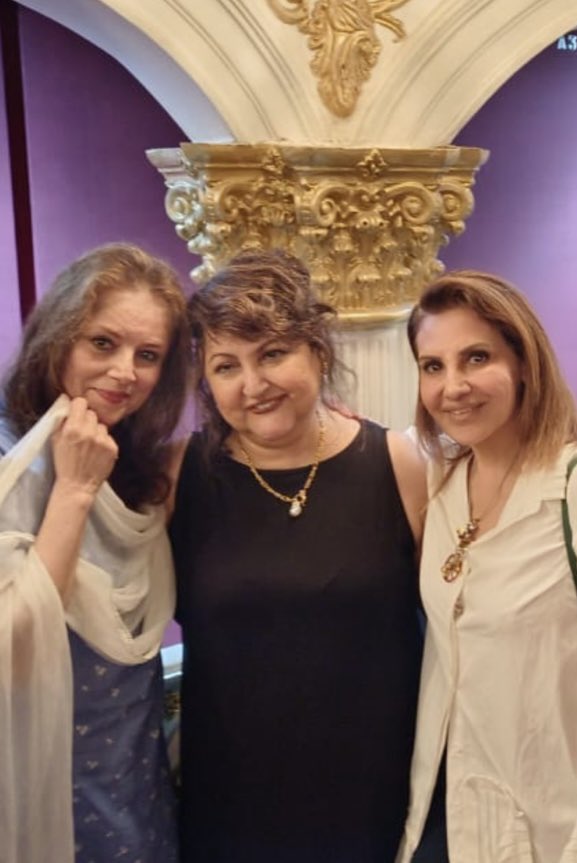 Realpoonamsoni's tweet photo. At the play Bitter chocolate with a message of awareness of child abuse by create foundation of rael padamsee https://t.co/a1BqY6cawk