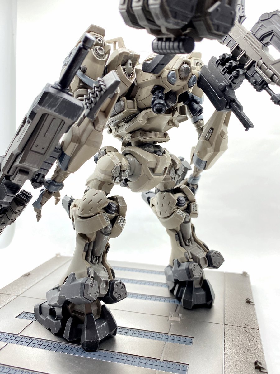 ★アーマードコア6★ナイトフォール★スタチュー★リペイント塗装済み完成品★ ナイトフォールのスタチュー開封。PVC製だからABSや合金を使った高額