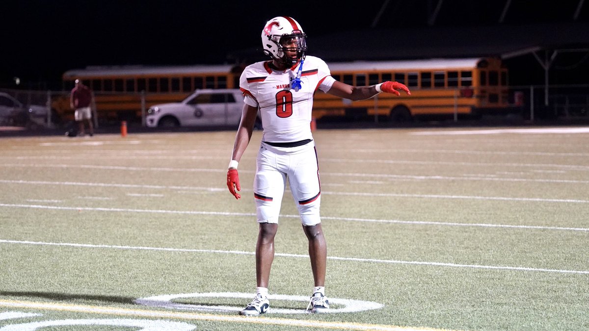 JScruggsOTF's tweet photo. Manor 2024 WR Cam Lewis caught my eye in warmups due to his size at 6-3, 190 pounds and he ended up passing more than just the eye test as he had one of the better plays of the night when he won a 50/50 ball before running 50 yards into the endzone for 6

Senior eval worth a look https://t.co/KO43OpC9Uc
