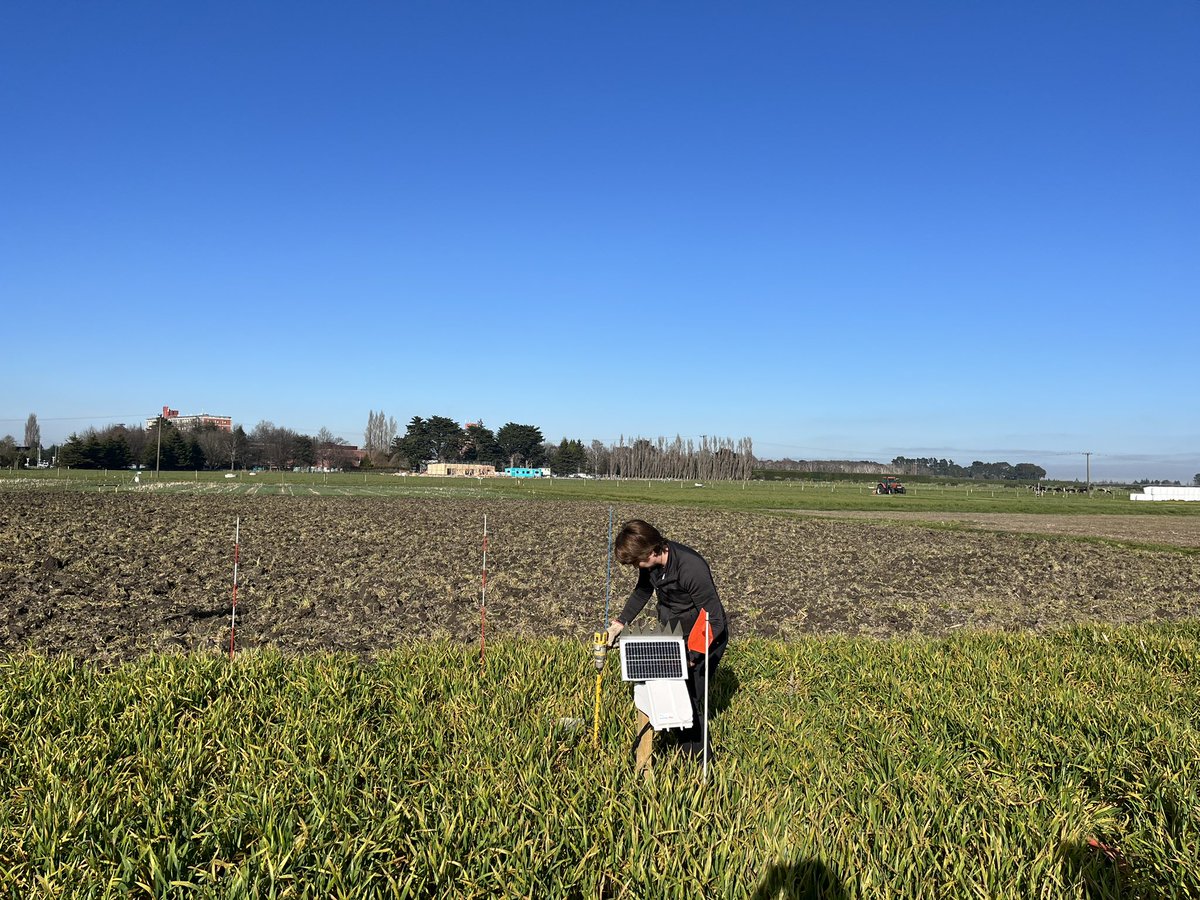 ChrisSmithnz's tweet photo. Second day of probe installs for the FAR soil moisture monitoring g demonstration. Thanks to all the companies involved. #FAR #moisturemonitoring #PrimaryInsights #Onfarmdata #Vantagenz #agriwaterservices https://t.co/puVAwzvlfm