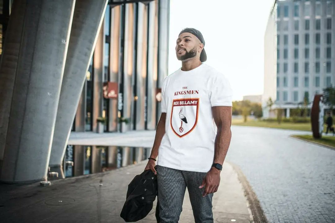 kridencesportng's tweet photo. Express the royalty in you as you step out in our freshly pressed club themed Tees ✨💦 . 

Available in various sizes but only in white 🤍 😎 

@RexBellamyFC #WeAreTheKingsmen https://t.co/Jn4NQgq8tW