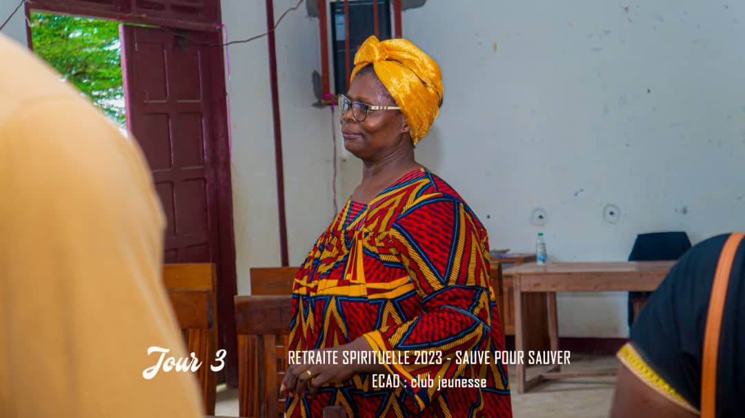 PlumeChretienne's tweet photo. Il n'y a pas d'âge au club jeunesse, une famille de tout âge au service du Seigneur Jésus-Christ 🙈🔥
#Famille #Jesus #chretien #interdenomination #cameroun🇨🇲 #adoration 1/2 https://t.co/TCHCM57U63