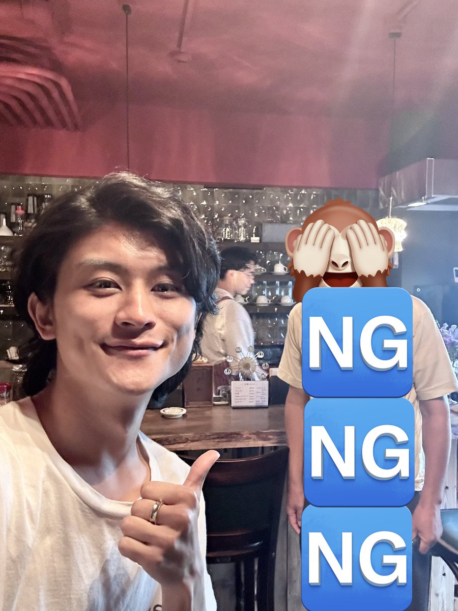 isihisa0407's tweet photo. 2023/8/25(金)
#透明薔薇 #カフェ #下北沢
#下北沢カフェ
今日は下北ランチのあとに
「透明薔薇」でアイスティーを
飲みながら、しばし談笑🤭
店長さんとお客様でミュージシャンの #ERWIT(#アーウィット)さんと
楽しいひと時を☺️ https://t.co/EdUqx2c4Gj