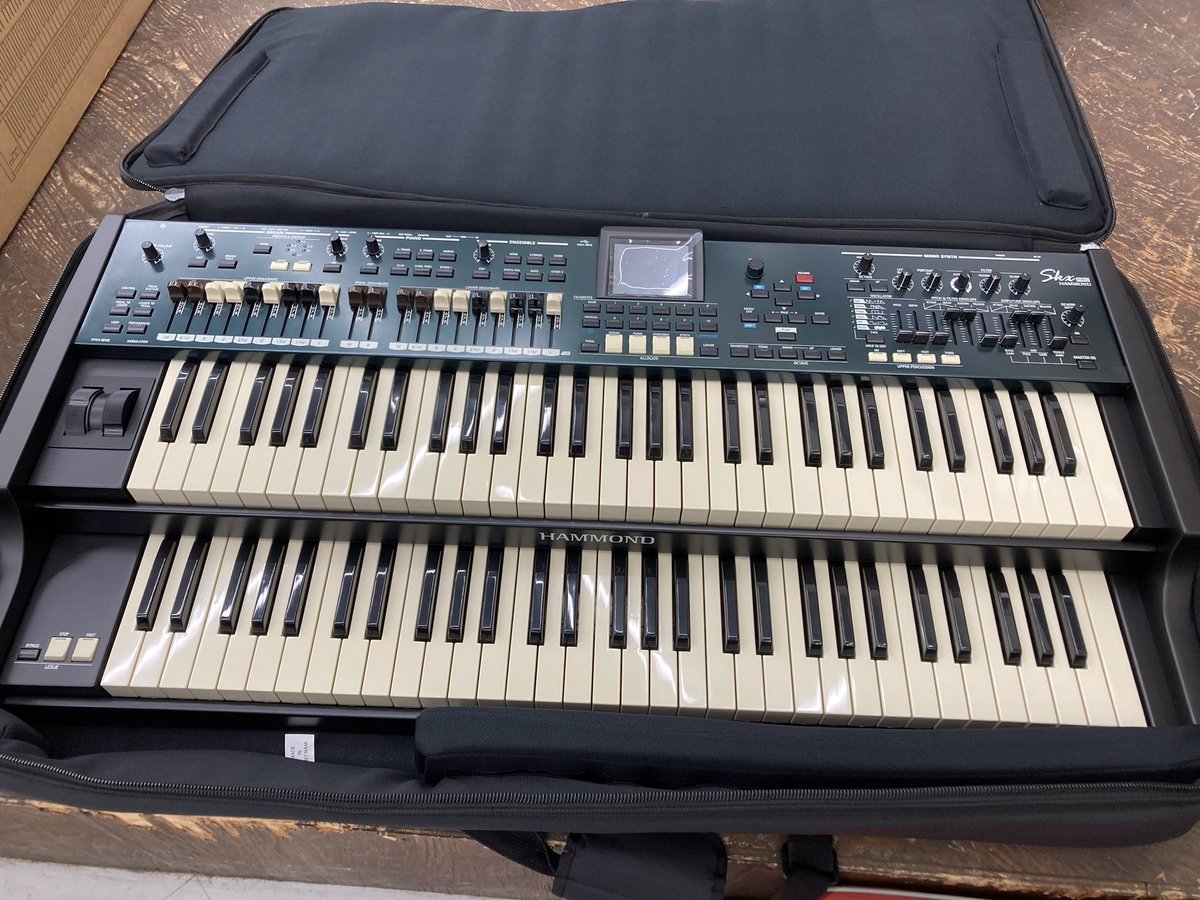 FujiGakki's tweet photo. ハモン道一直線！
ハモンドSKXPROはオルガン/シンセのカテゴリーでは間違いなく最強。
CLAVIA Nordシリーズと比べてみて下さい！まさにグリーンモンスター！！
#ハモンド　#ハモンドオルガン　#SKXPRO   #鈴木楽器　#ハモン道一直線　#河合代介　#グリーンモンスター https://t.co/t1GilNxdAR