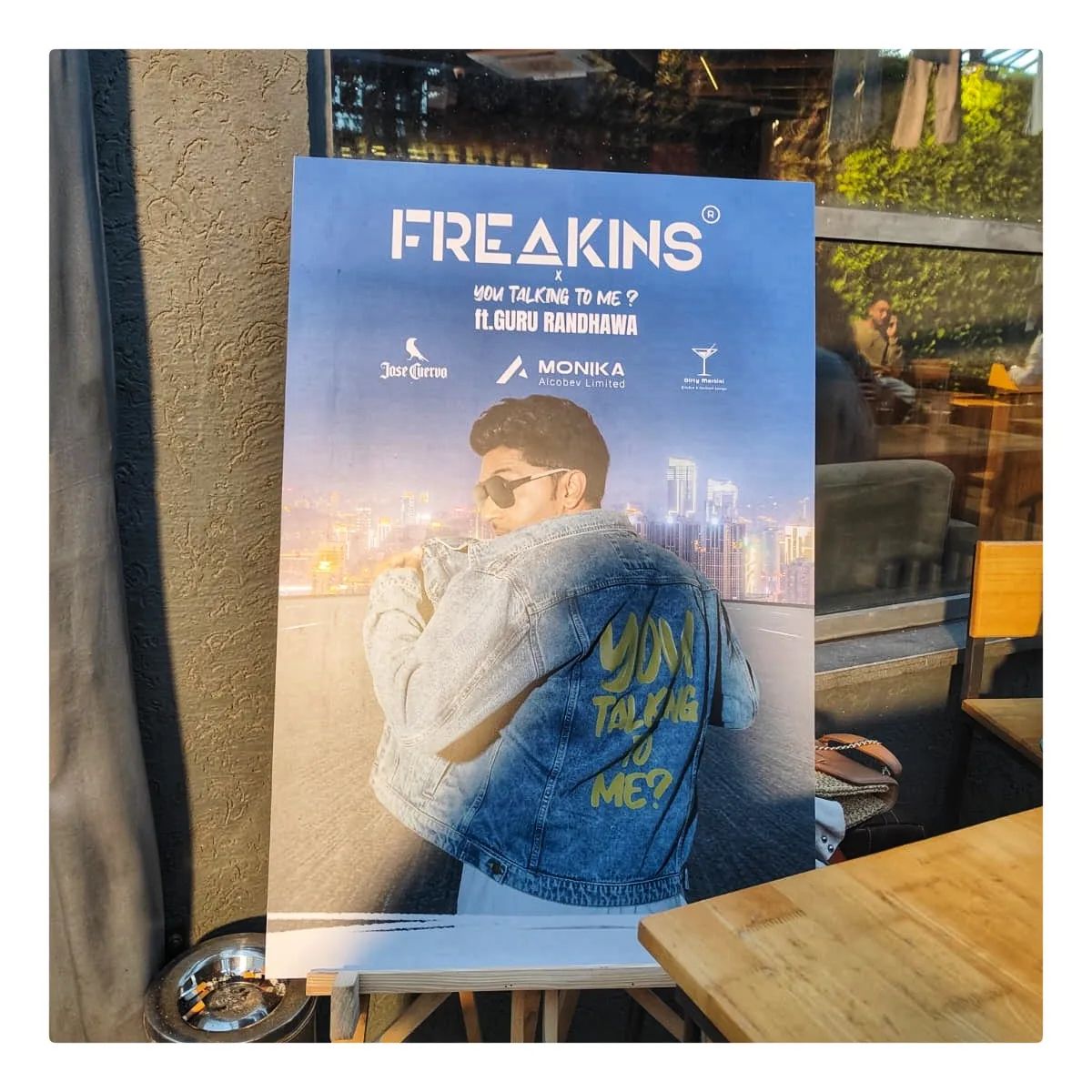 PepperIntComm's tweet photo. #ThrowbackToLastNight - Joining the fantastic Monika Alcobev and the amazing Guru Randhawa to celebrate the launch of the new Freakins line.

#MonikaAlcobev #Celebration #Alcobev #Productlaunch #PepperInteractive https://t.co/D3VvqfV95p
