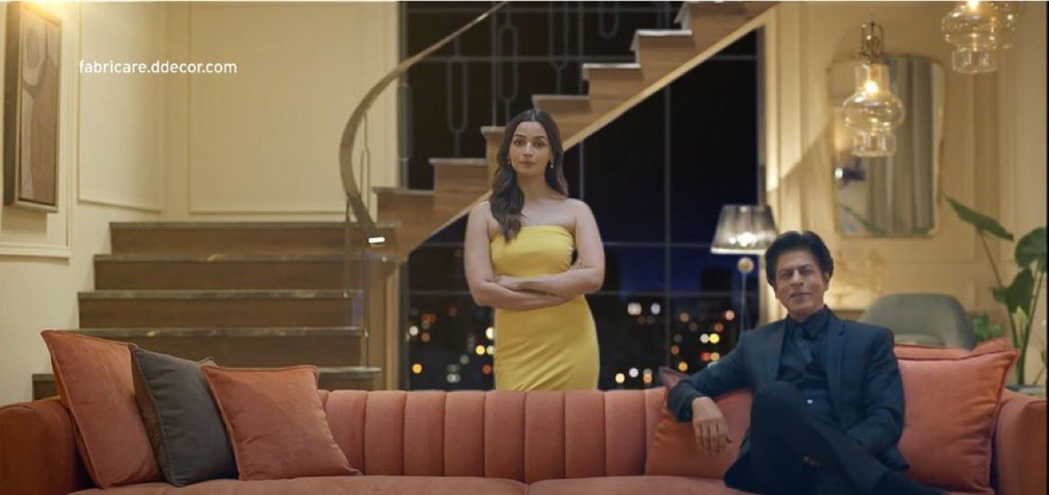 ConnectWithAmal's tweet photo. After Dear Zindagi, #ShahRukhKhan reunites with #AliaBhatt onscreen for an exciting project!
@iamsrk @aliaa08 #ddecor
#Jawan #JawanTrailer #SRK https://t.co/L6kjgZbGSU