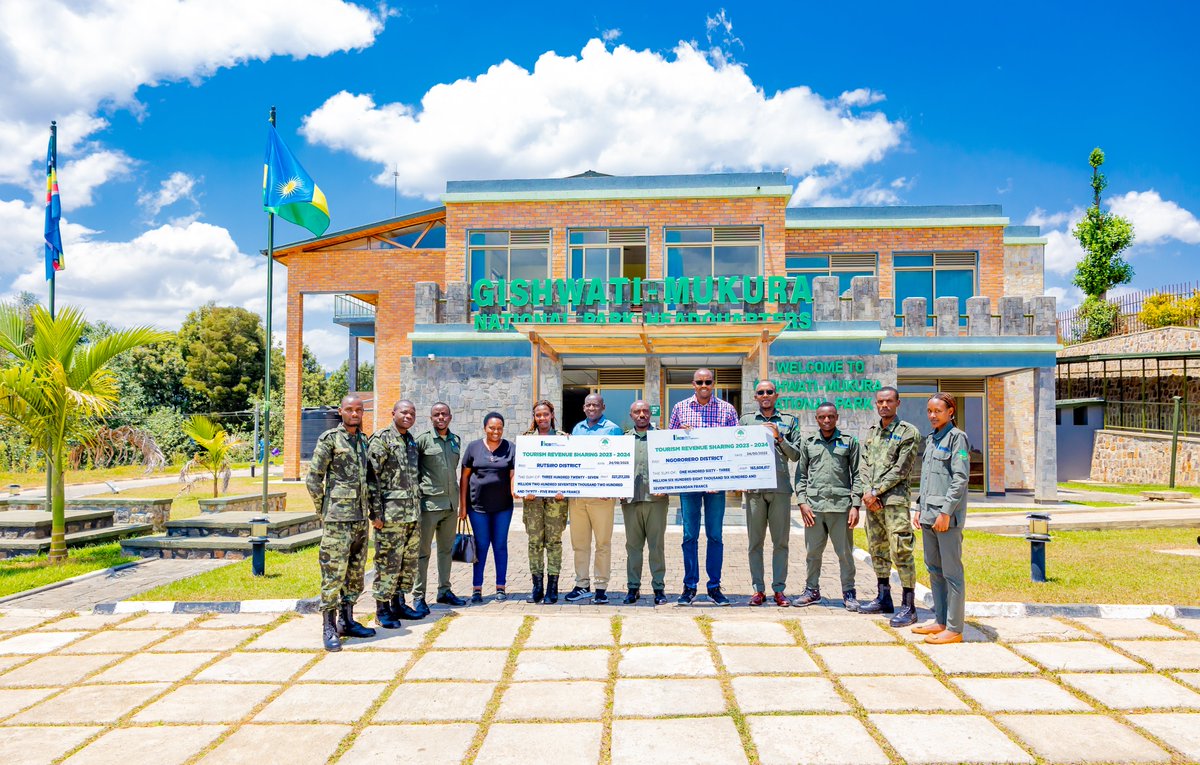 Kwitaizina's tweet photo. Residents living around the @Gishwati_Mukura also received revenue sharing from the park authorities to support their community development projects.

#KwitaIzina🦍I #VisitRwanda🇷🇼 https://t.co/BgASUSY4ES