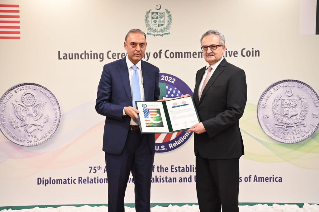 ForeignOfficePk's tweet photo. FS @syrusqazi attended the launch ceremony of commemorative coin marking the 75th anniversary of Pak-US diplomatic relations organized by @StateBank_Pak today. The coin signifies historic 🇵🇰-🇺🇸 relationship embedded in democratic values, mutual cooperation and common interests. https://t.co/3bXebTwiEi