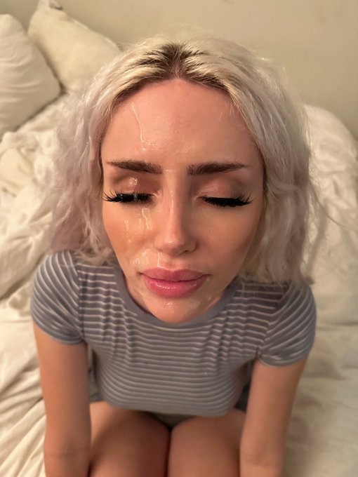 Go follow my new Instagram right nowwwwwwww https://t.co/zXKyD9enN1<a href="/tag/newprofilepic"class="tags"><span>#newprofilepic</span></a>